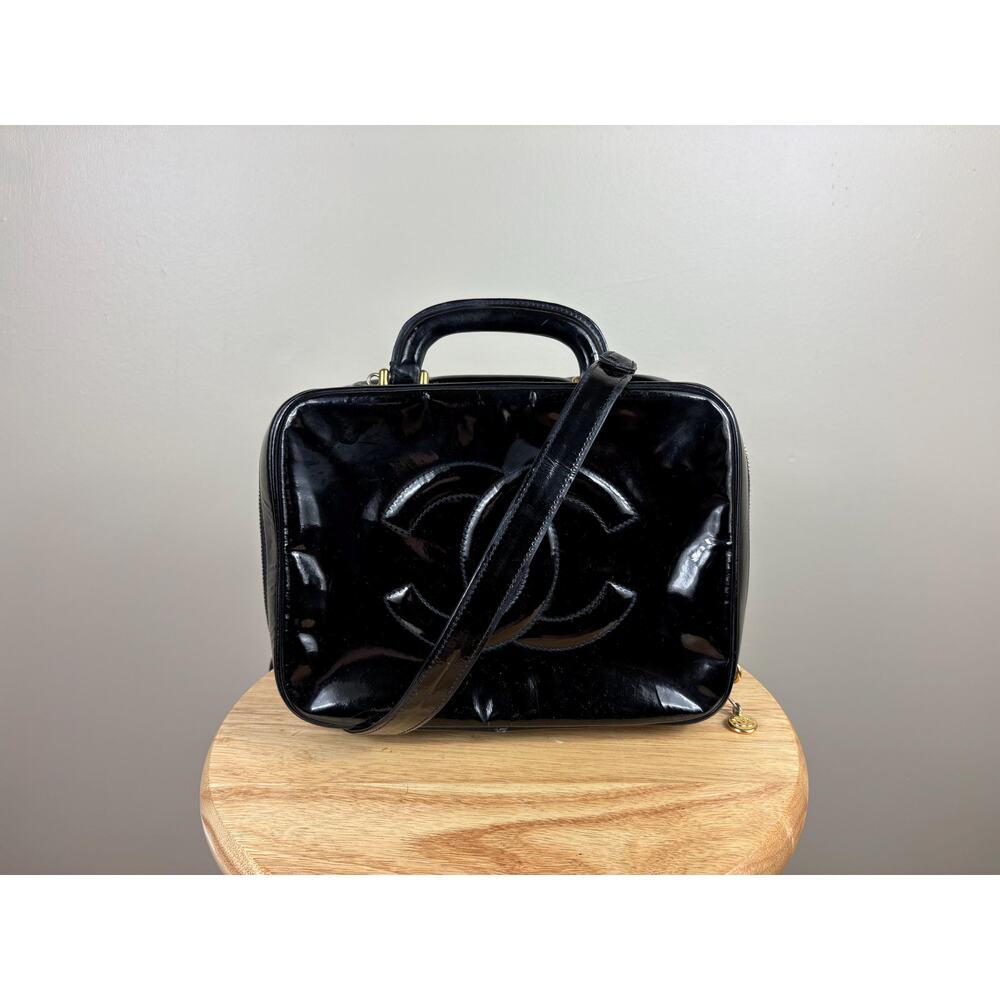 Authentic Chanel Vintage Patent Leather Black CC Vanity Case w/ COA